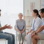 découvrez le syndrome d'ehlers-danlos, ses causes, symptômes et impacts sur la santé pour mieux comprendre cette maladie rare et améliorer la qualité de vie des personnes affectées.
